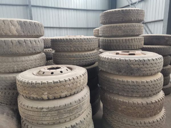 汽車回用件輪胎