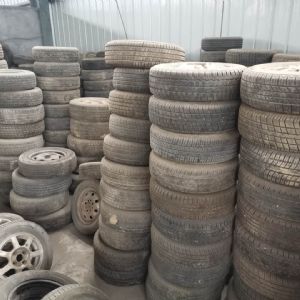 汽車回用件輪胎